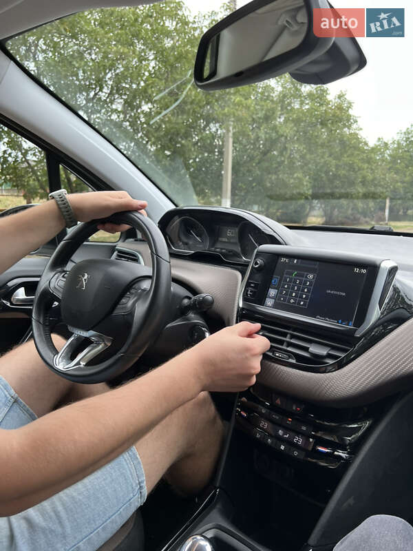 Позашляховик / Кросовер Peugeot 2008 2014 в Чорноморську фото 7 Позашляховик / Кросовер Peugeot 2008 2014 в Чорноморську