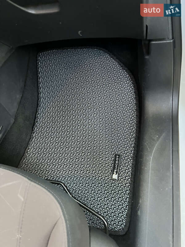 Позашляховик / Кросовер Peugeot 2008 2014 в Чорноморську фото 10 Позашляховик / Кросовер Peugeot 2008 2014 в Чорноморську