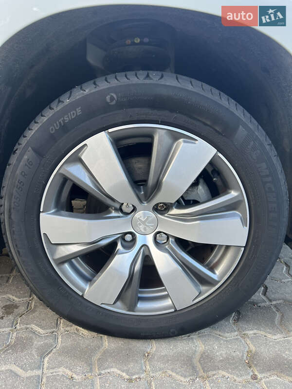 Позашляховик / Кросовер Peugeot 2008 2014 в Чорноморську фото 12 Позашляховик / Кросовер Peugeot 2008 2014 в Чорноморську