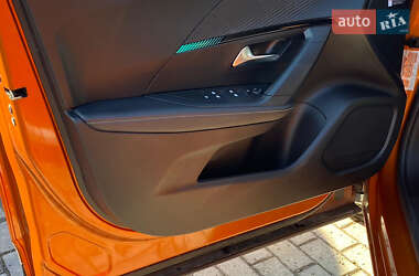 Внедорожник / Кроссовер Peugeot 2008 2021 в 