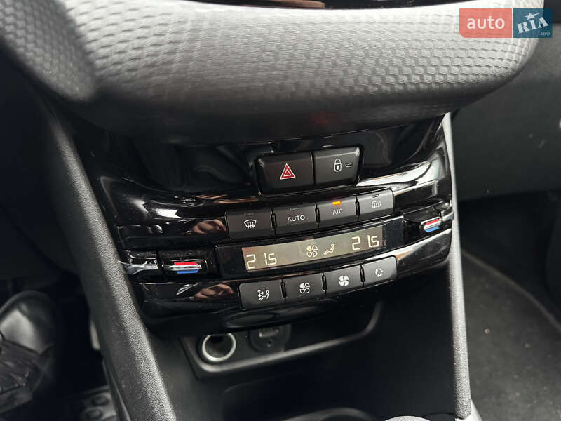 Позашляховик / Кросовер Peugeot 2008 2017 в Києві