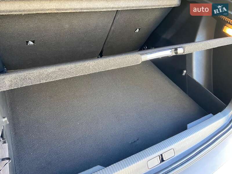 Внедорожник / Кроссовер Peugeot 2008 2020 в Киеве