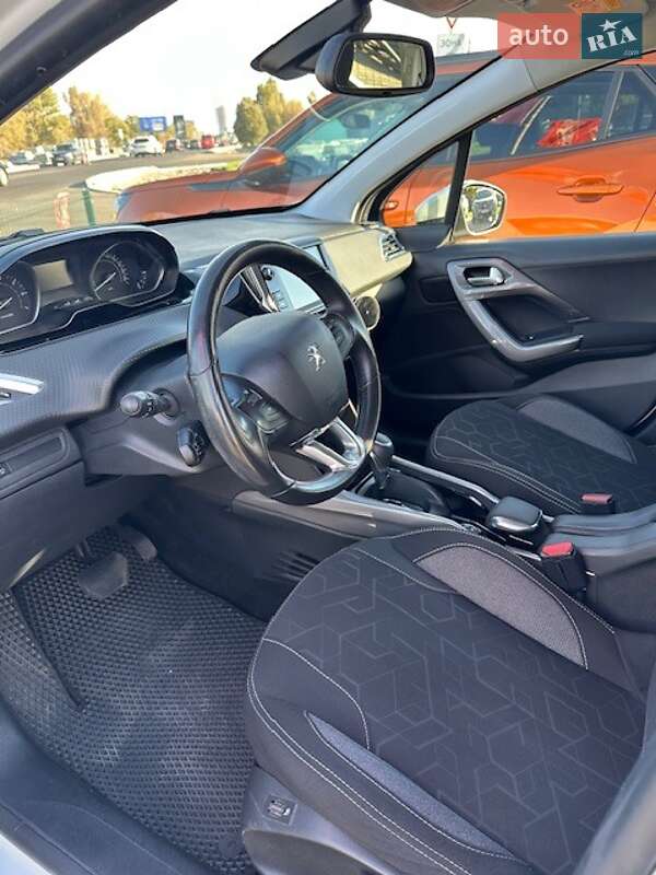 Внедорожник / Кроссовер Peugeot 2008 2017 в Киеве фото 4 Внедорожник / Кроссовер Peugeot 2008 2017 в Киеве