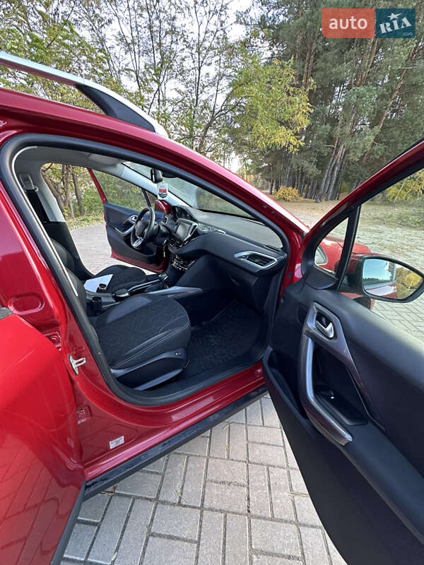 Внедорожник / Кроссовер Peugeot 2008 2018 в Киеве