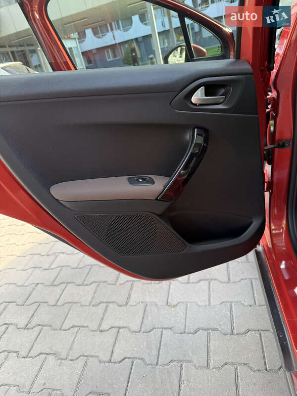 Позашляховик / Кросовер Peugeot 2008 2014 в Хмельницькому