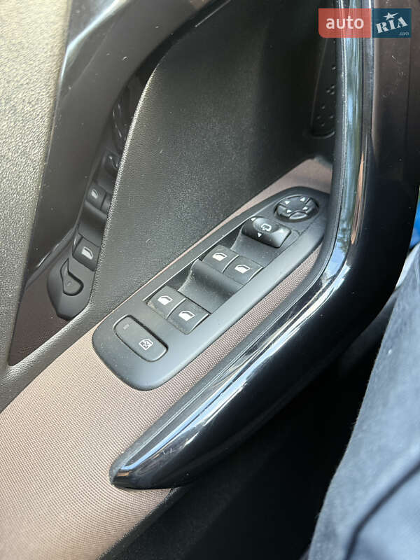 Позашляховик / Кросовер Peugeot 2008 2014 в Хмельницькому