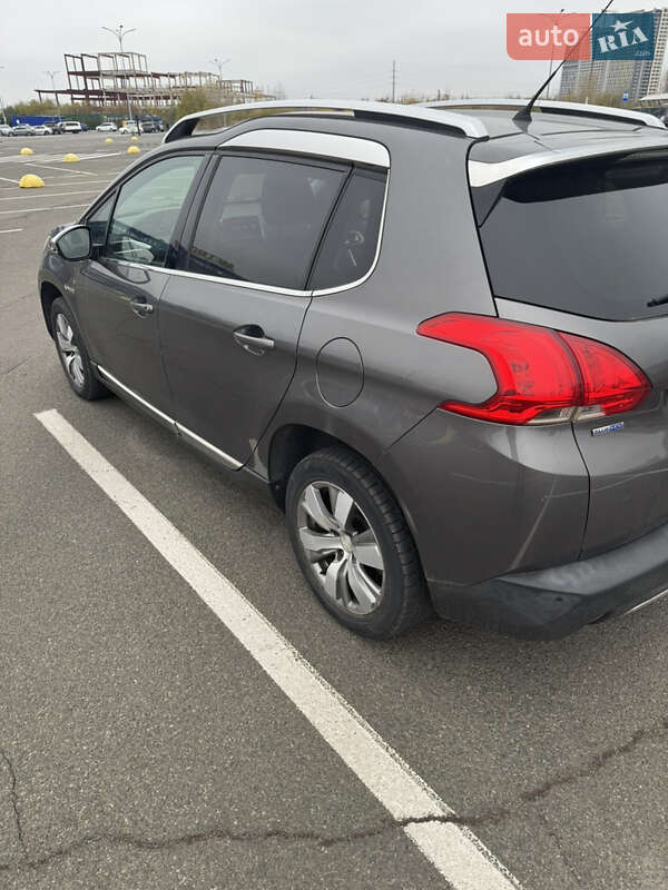 Внедорожник / Кроссовер Peugeot 2008 2015 в Киеве