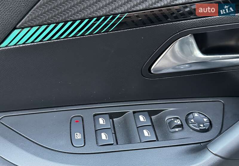 Внедорожник / Кроссовер Peugeot 2008 2021 в Киеве