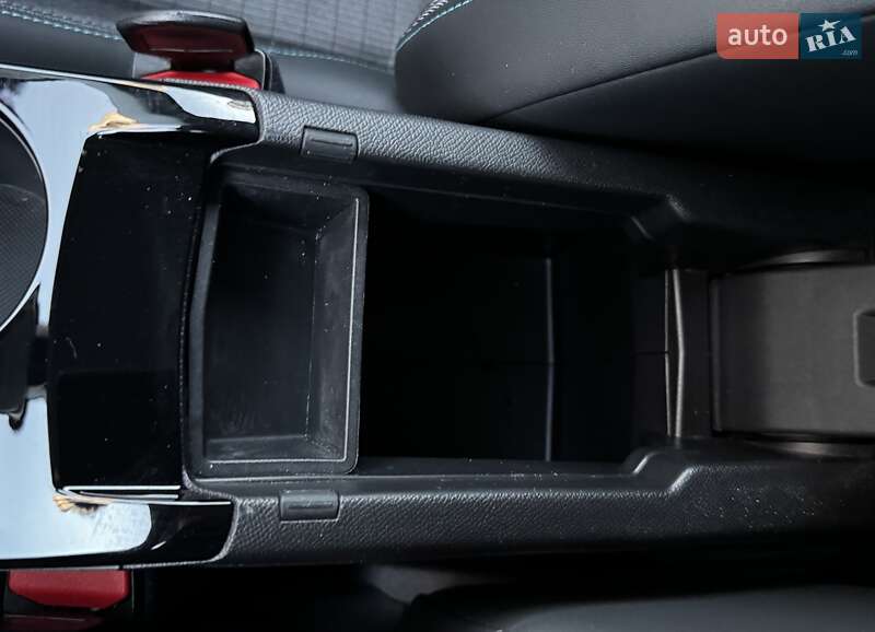 Внедорожник / Кроссовер Peugeot 2008 2021 в Киеве