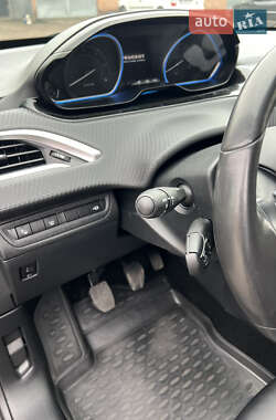 Позашляховик / Кросовер Peugeot 2008 2013 в Бердичеві