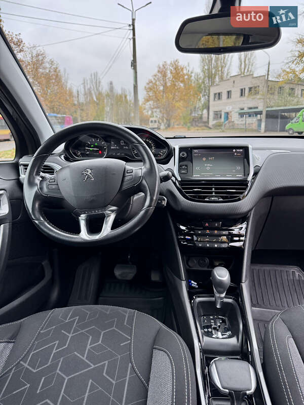 Внедорожник / Кроссовер Peugeot 2008 2017 в Николаеве