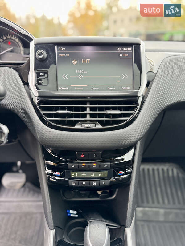 Внедорожник / Кроссовер Peugeot 2008 2017 в Николаеве