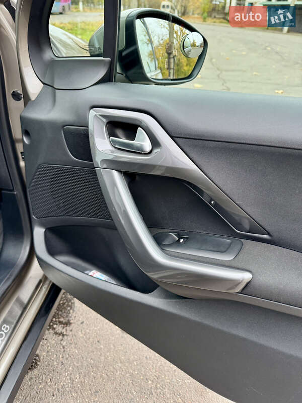 Внедорожник / Кроссовер Peugeot 2008 2017 в Николаеве