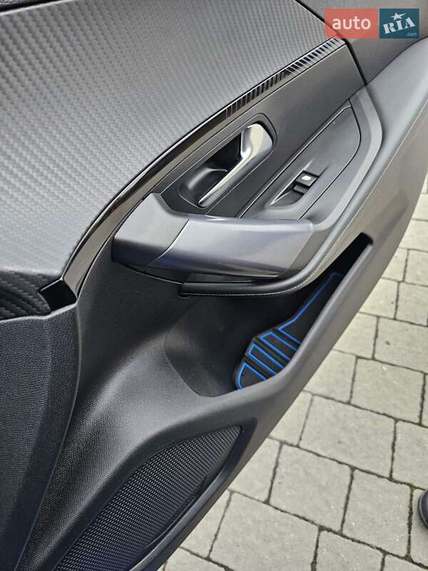 Позашляховик / Кросовер Peugeot 2008 2020 в Стрию