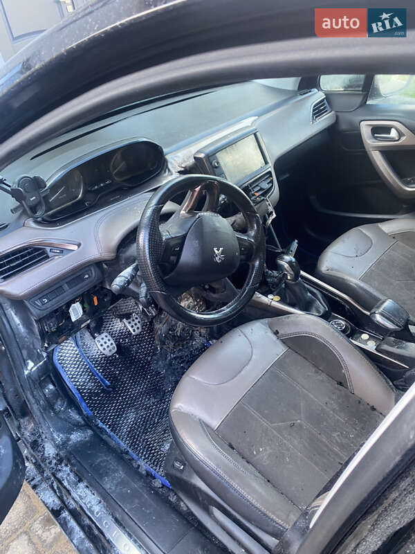 Внедорожник / Кроссовер Peugeot 2008 2013 в Львове фото 15 Внедорожник / Кроссовер Peugeot 2008 2013 в Львове