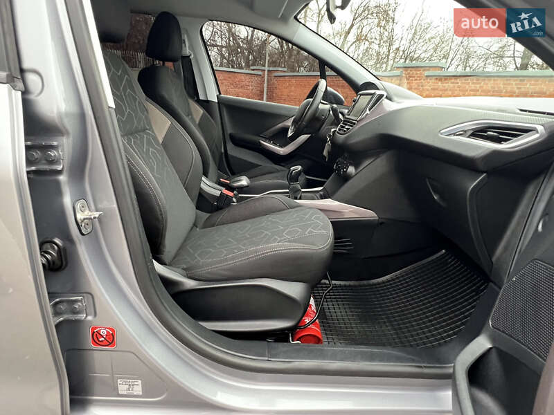 Внедорожник / Кроссовер Peugeot 2008 2015 в Дрогобыче