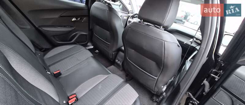 Внедорожник / Кроссовер Peugeot 2008 2021 в Киеве