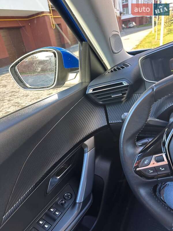 Позашляховик / Кросовер Peugeot 2008 2020 в Івано-Франківську