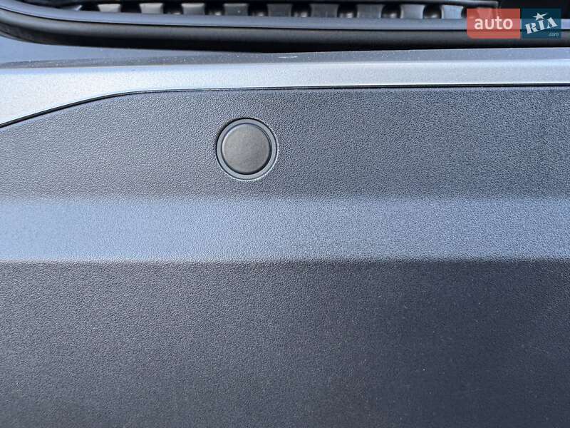 Внедорожник / Кроссовер Peugeot 2008 2023 в Киеве