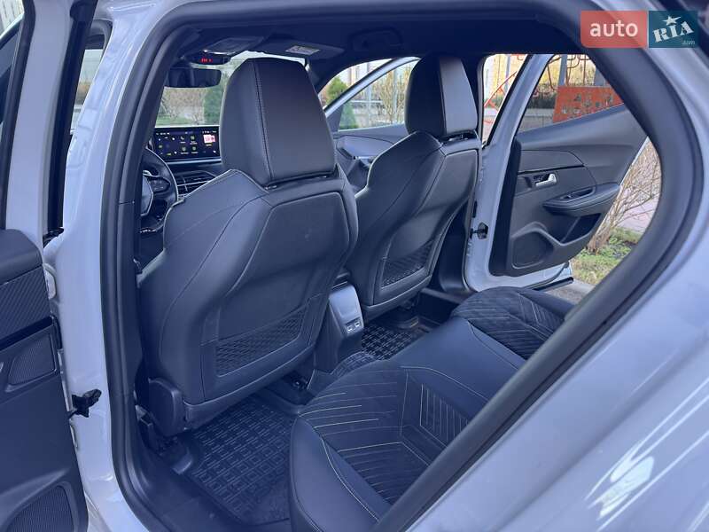 Внедорожник / Кроссовер Peugeot 2008 2023 в Киеве