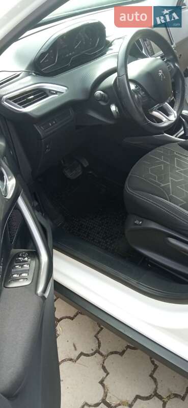 Внедорожник / Кроссовер Peugeot 2008 2017 в Луцке фото 38 Внедорожник / Кроссовер Peugeot 2008 2017 в Луцке