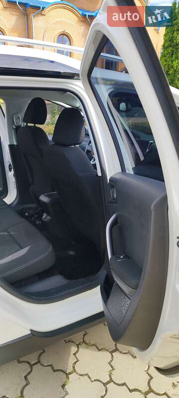 Внедорожник / Кроссовер Peugeot 2008 2017 в Луцке фото 49 Внедорожник / Кроссовер Peugeot 2008 2017 в Луцке