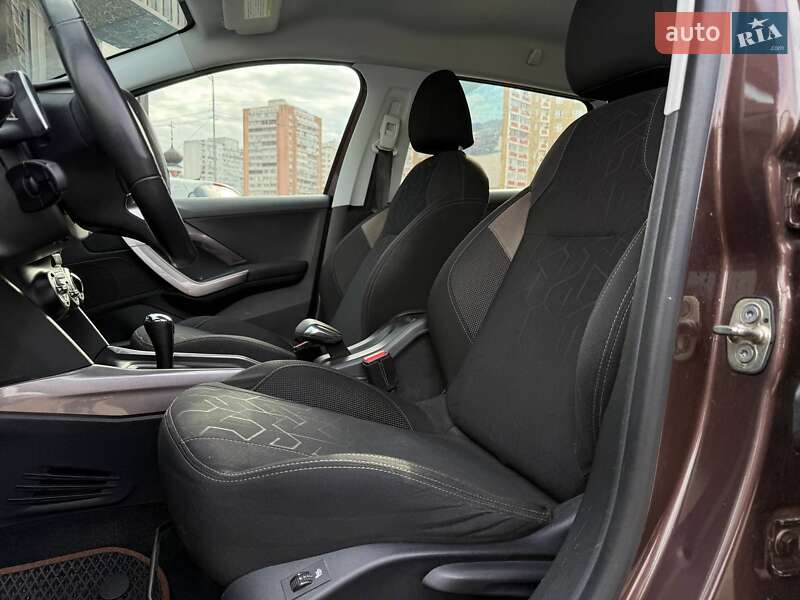 Позашляховик / Кросовер Peugeot 2008 2013 в Києві