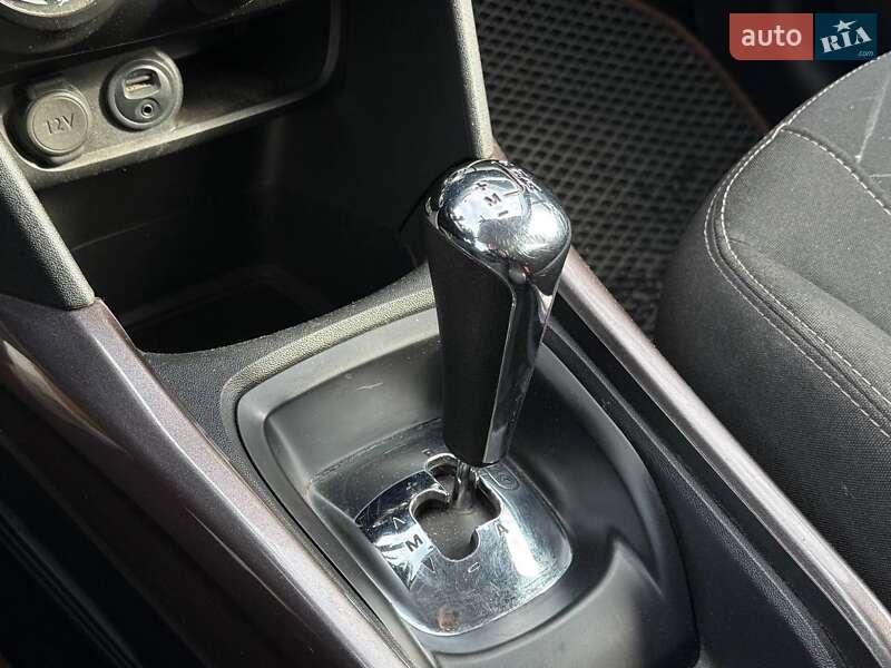 Позашляховик / Кросовер Peugeot 2008 2013 в Києві