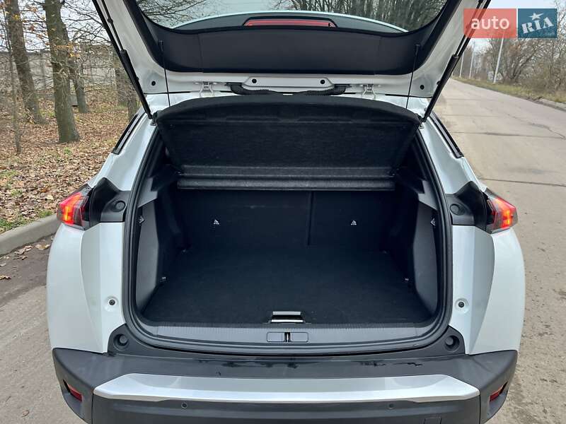 Внедорожник / Кроссовер Peugeot 2008 2020 в Киеве