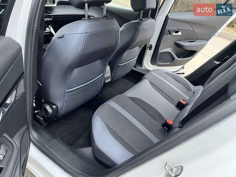 Внедорожник / Кроссовер Peugeot 2008 2020 в Киеве