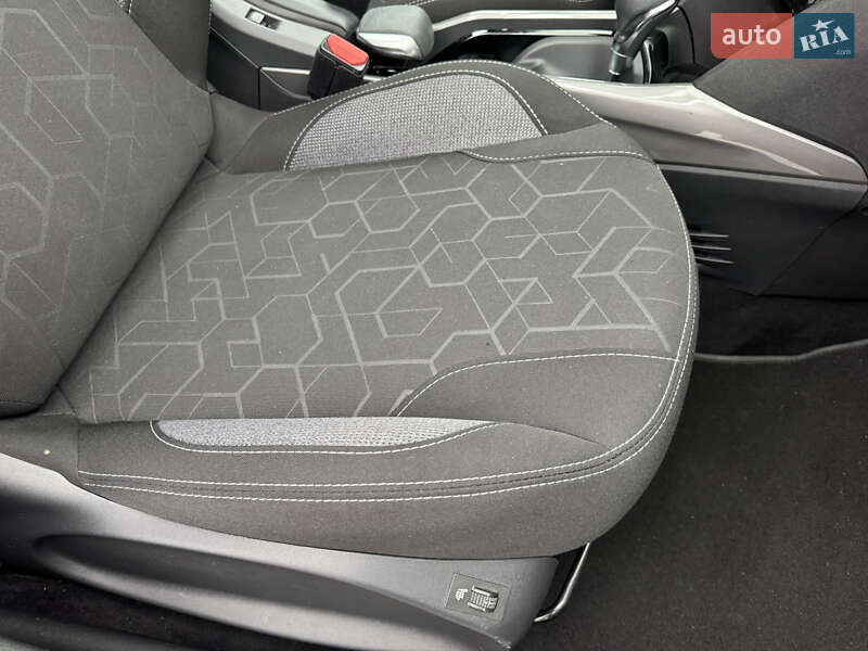 Внедорожник / Кроссовер Peugeot 2008 2018 в Киеве фото 14 Внедорожник / Кроссовер Peugeot 2008 2018 в Киеве