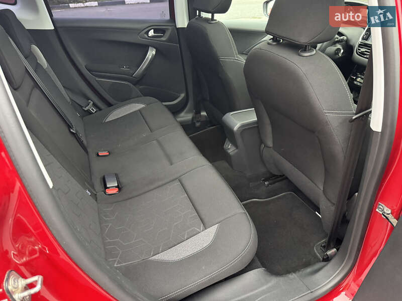 Внедорожник / Кроссовер Peugeot 2008 2018 в Киеве фото 17 Внедорожник / Кроссовер Peugeot 2008 2018 в Киеве