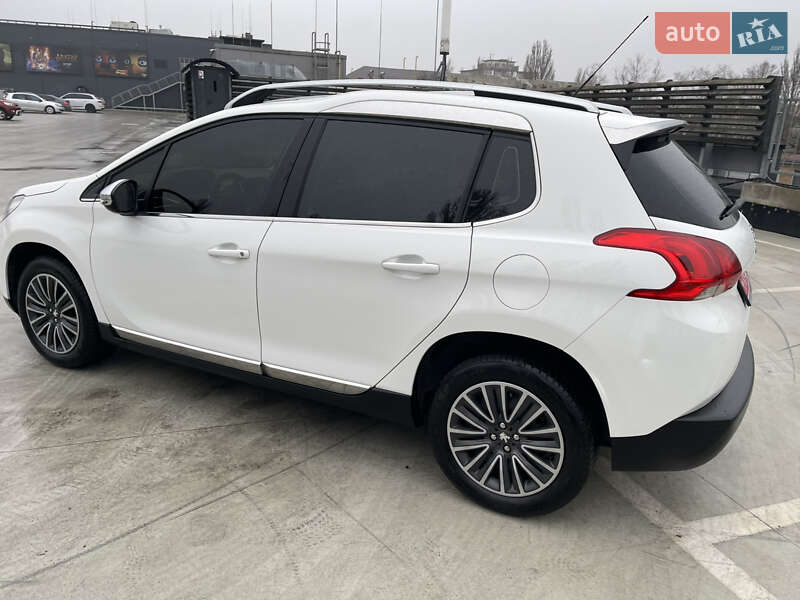 Внедорожник / Кроссовер Peugeot 2008 2015 в Киеве фото 13 Внедорожник / Кроссовер Peugeot 2008 2015 в Киеве