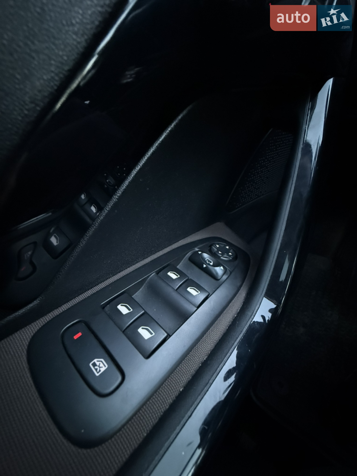 2015 Peugeot 2008 - мініатюра 19