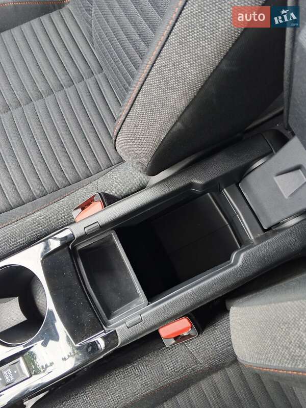 Позашляховик / Кросовер Peugeot 2008 2020 в Полтаві