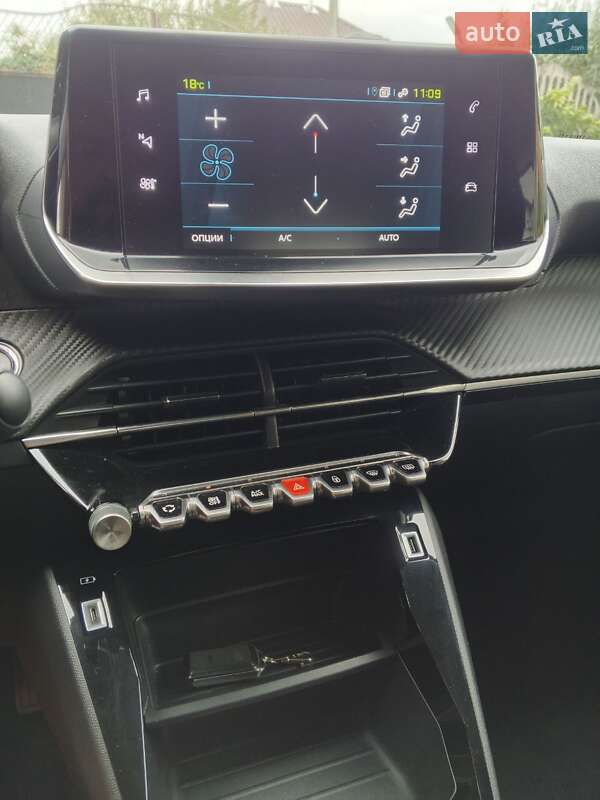 Позашляховик / Кросовер Peugeot 2008 2020 в Полтаві