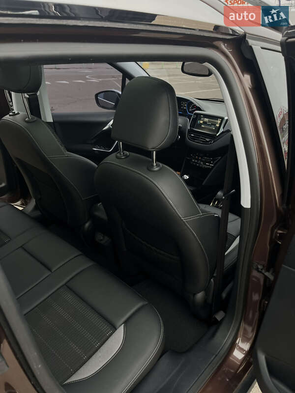 Внедорожник / Кроссовер Peugeot 2008 2015 в Одессе