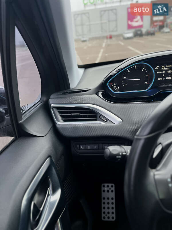 Внедорожник / Кроссовер Peugeot 2008 2015 в Одессе