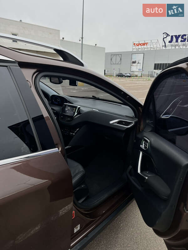 Внедорожник / Кроссовер Peugeot 2008 2015 в Одессе