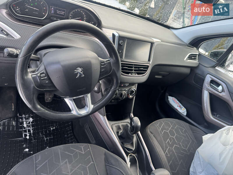 Внедорожник / Кроссовер Peugeot 2008 2014 в Болехове