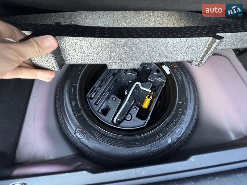 Позашляховик / Кросовер Peugeot 2008 2017 в Львові