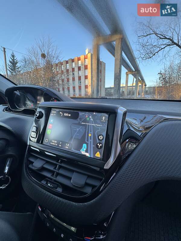 Позашляховик / Кросовер Peugeot 2008 2017 в Львові