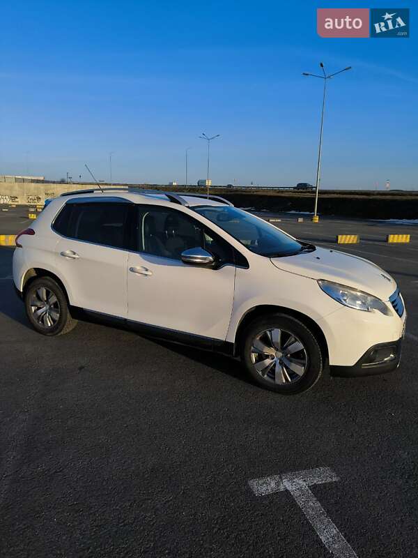 Внедорожник / Кроссовер Peugeot 2008 2014 в Львове