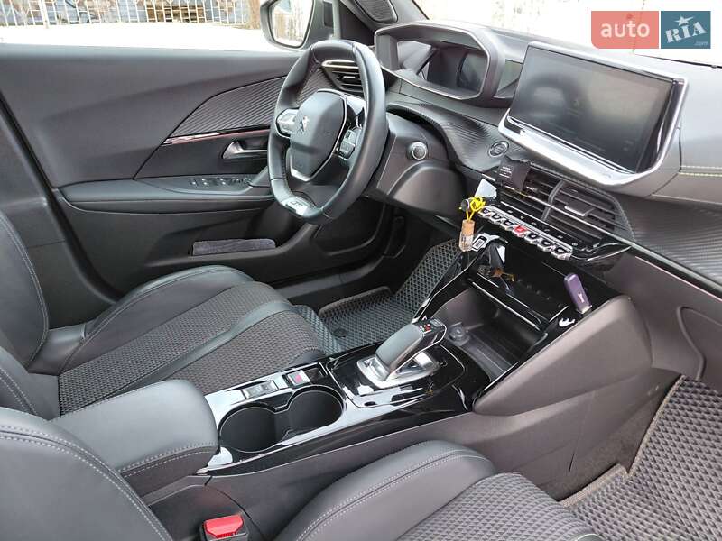 Внедорожник / Кроссовер Peugeot 2008 2021 в Шостке