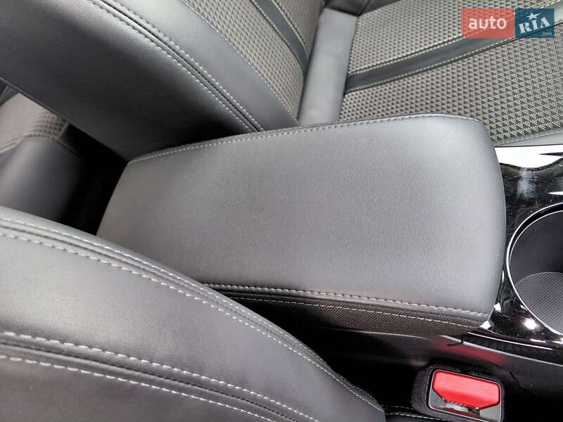 Внедорожник / Кроссовер Peugeot 2008 2021 в Шостке