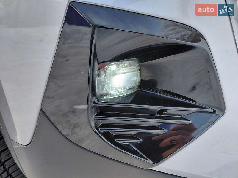 Внедорожник / Кроссовер Peugeot 2008 2021 в Шостке