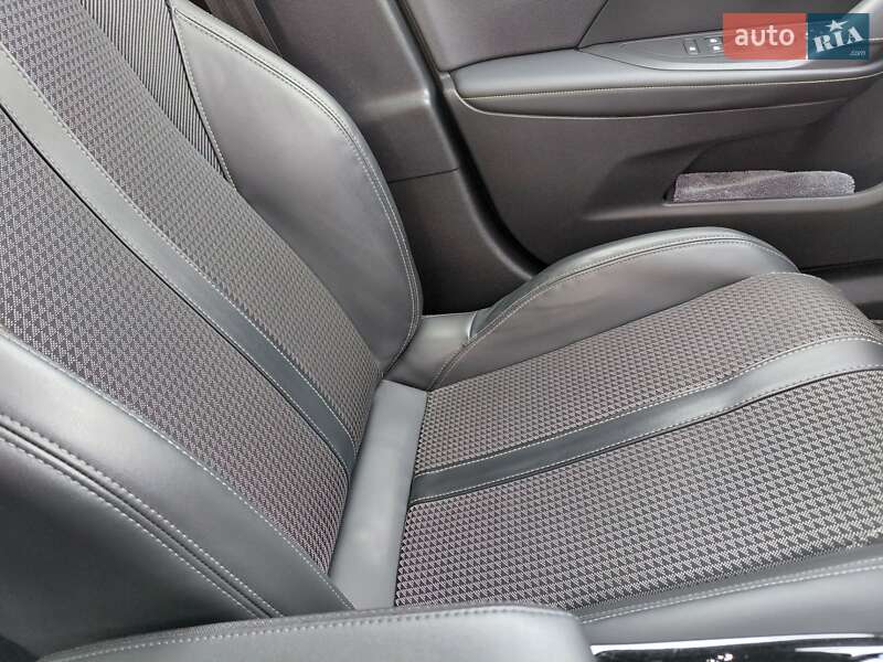 Внедорожник / Кроссовер Peugeot 2008 2021 в Шостке