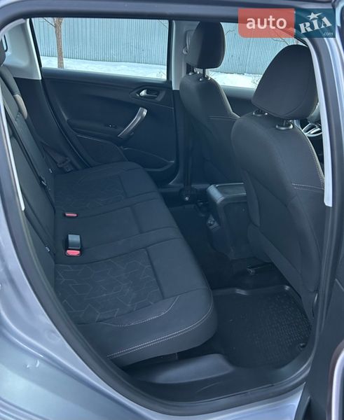 Внедорожник / Кроссовер Peugeot 2008 2016 в Шепетовке