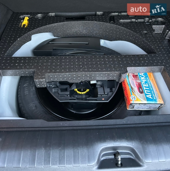 Внедорожник / Кроссовер Peugeot 2008 2016 в Шепетовке