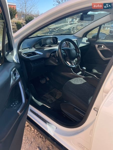 Внедорожник / Кроссовер Peugeot 2008 2014 в Львове